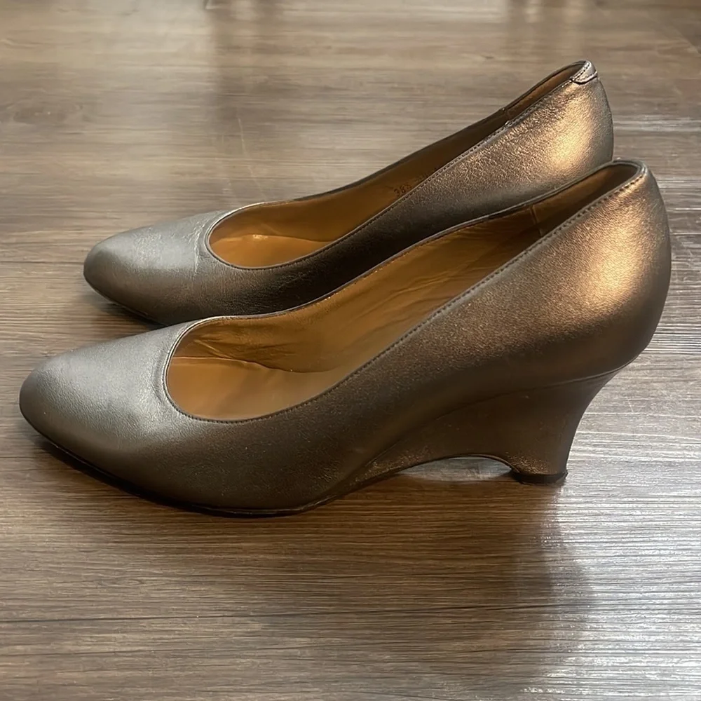 Bruno Magli Metallic Pewter Wedge Heel Sz 38 1/2